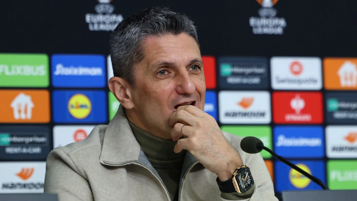 Ραζβάν Λουτσέσκου: «Ο ΠΑΟΚ είναι δυνατός στην Ελλάδα και δυσκολεύει τις ομάδες της Αθήνας»