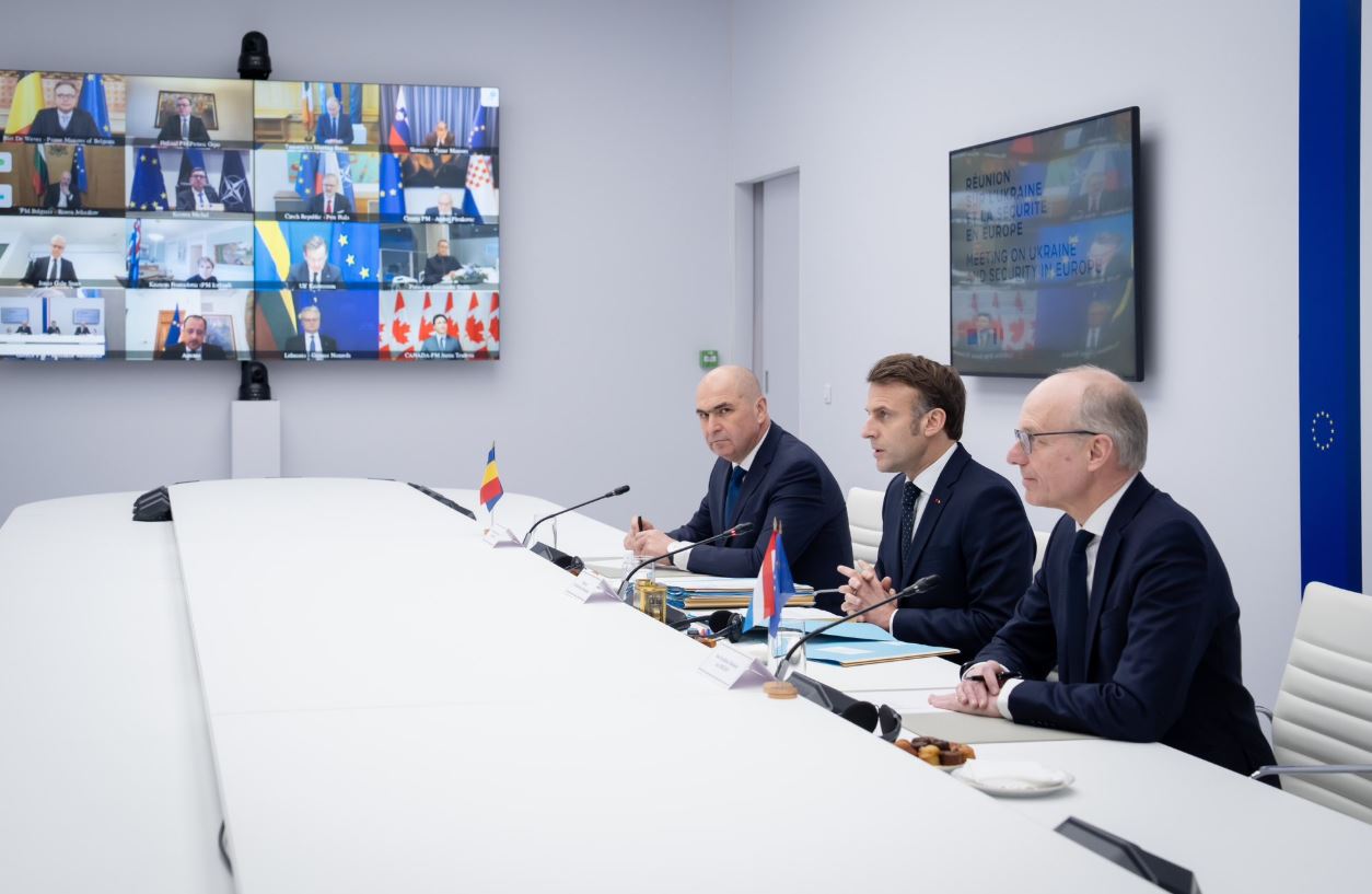 ΜΑΚΡΟΝ ΣΥΝΟΔΟΣ