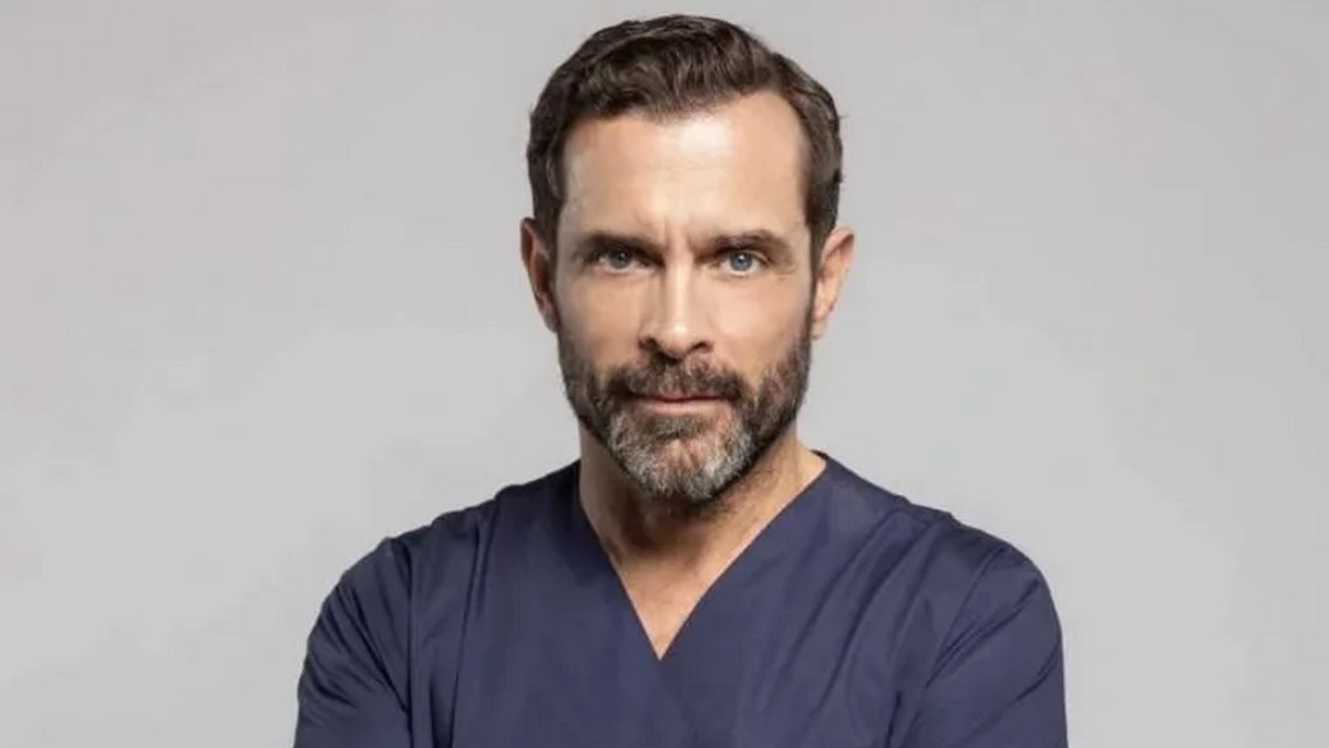 Κωνσταντίνος Μαρκουλάκης: Το επικό σαρδάμ που έκανε κατά τη διάρκεια των γυρισμάτων της σειράς «Ο Γιατρός» – ΒΙΝΤΕΟ