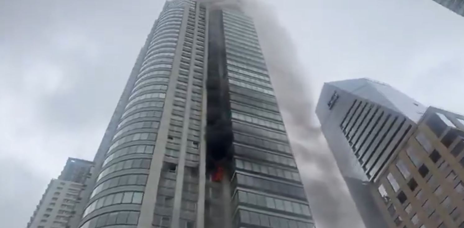 Αργεντινή: Εκκενώθηκε ουρανοξύστης 50 ορόφων έπειτα από φωτιά