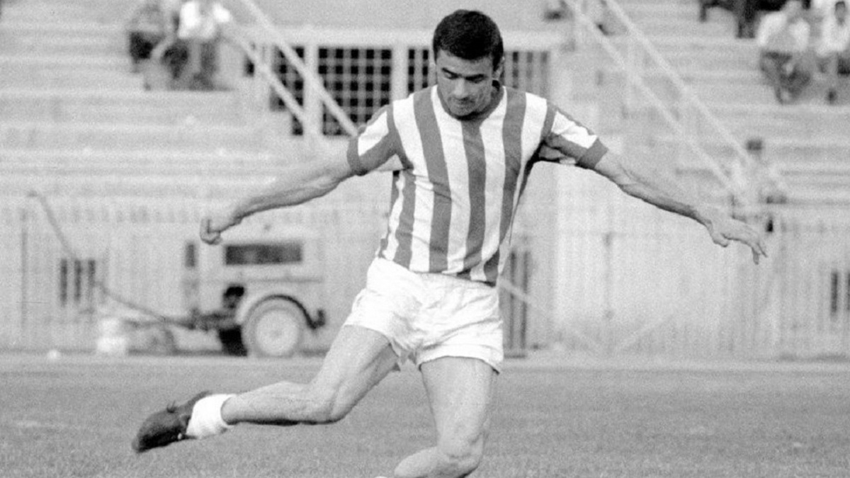 Σάββας Παπάζογλου: Στο νοσοκομείο με λοίμωξη του αναπνευστικού ο παλαίμαχος ποδοσφαιριστής του Ολυμπιακού