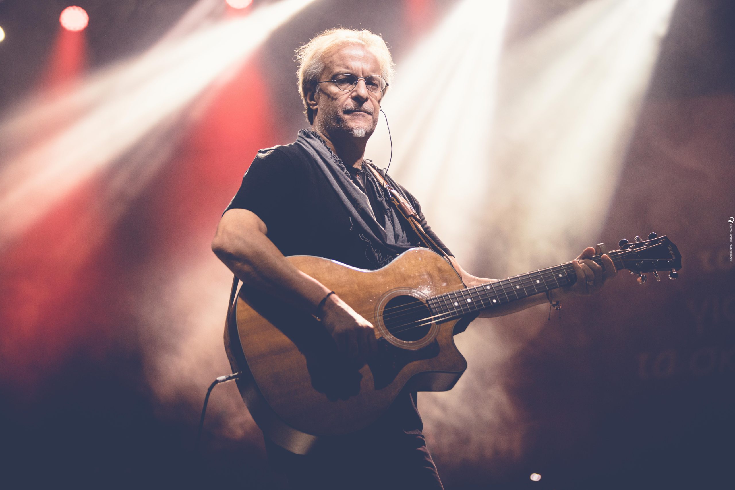 Μίλτος Πασχαλίδης: Γιορτάζει τα 30 χρόνια του στο τραγούδι με δυο μεγάλες συναυλίες