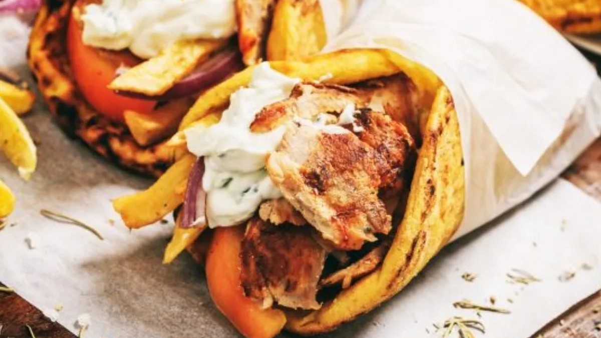 Λαμία: Απατεώνες παρίσταναν τον Δήμαρχο και έκαναν μεγάλες παραγγελίες σε… σουβλάκια