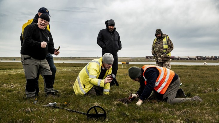 Προσωπικό και βετεράνοι της βασιλικής πολεμικής αεροπορίας εν δράσει. Φωτογραφία: Harvey Mills