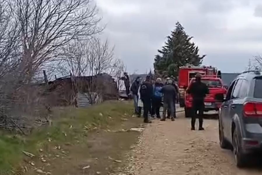 Σέρρες: «Έχω καρκίνο, δικάζεται το παιδί μου, δεν μου έχει μείνει τίποτα» είπε στην ΕΛ.ΑΣ. ο γυναικοκτόνος – Άφησε σημείωμα πριν αυτοκτονήσει