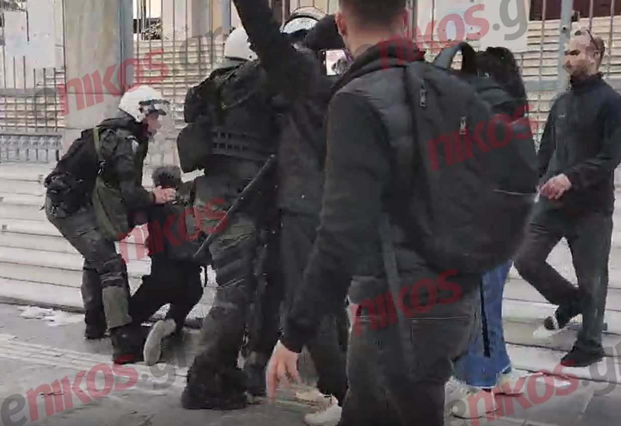 Τέμπη: 125 προσαγωγές εκ των οποίων 57 συλλήψεις στην Αθήνα – Δείτε βίντεο