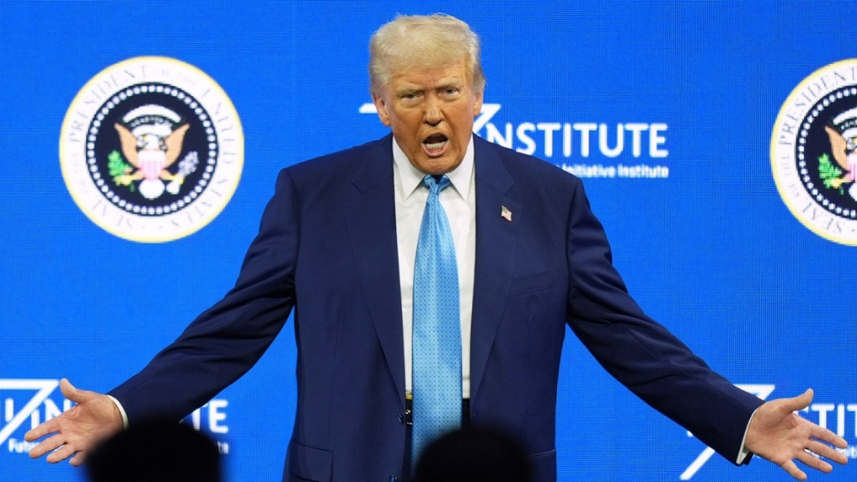 Ντόναλντ Τραμπ: Νέα επίθεση στον Βολοντίμιρ Ζελένσκι – «Στο μόνο πράγμα που ήταν καλός ήταν να χειραγωγεί τον Μπάιντεν»