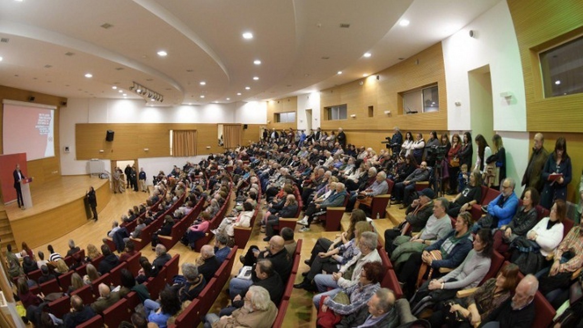 Δημήτρης Κουτσούμπας: «Το ΚΚΕ απλώνει το χέρι της ελπίδας, της αισιοδοξίας και του αγώνα»