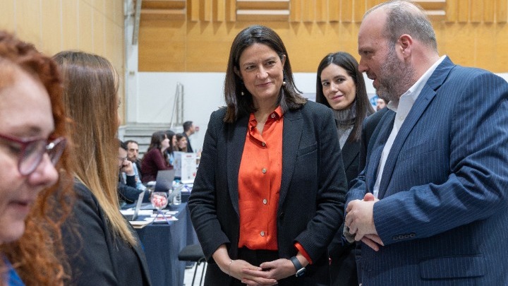 Κεραμέως: «Η ανεργία στην Ελλάδα έχει μειωθεί σημαντικά, όμως δεν εφησυχάζουμε»