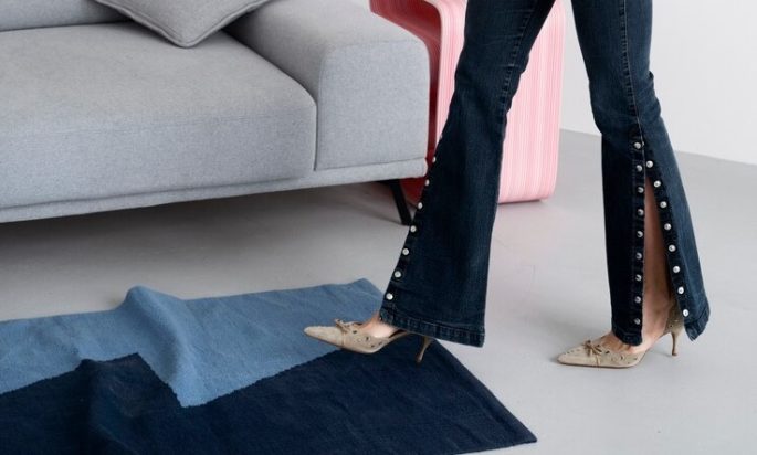 Τι σημαίνει η φράση «θα γίνω χαλί να με πατήσεις» και από πού προέρχεται