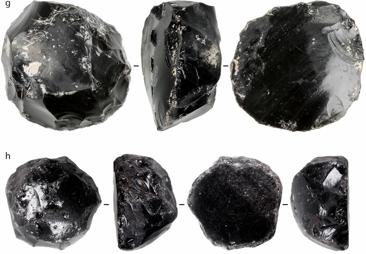 Ολοκληρωμένοι και ημιτελείς καθρέφτες που ανακαλύφθηκαν στο Tepecik Çiftlik.