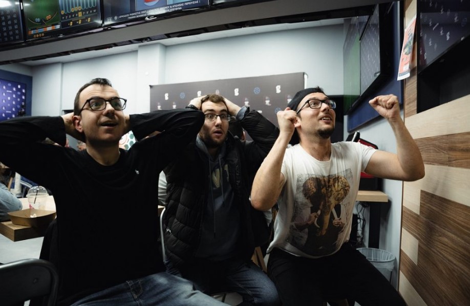 Μοναδικό show από Γιάννη Γκούμα και Σάκη Κατσούλη στο Πάμε Στοίχημα Football Party by Gazzetta – Η πράσινη σημαία, το «όχι» στην ΑΕΛ και η έκπληξη του «Λύμπε»