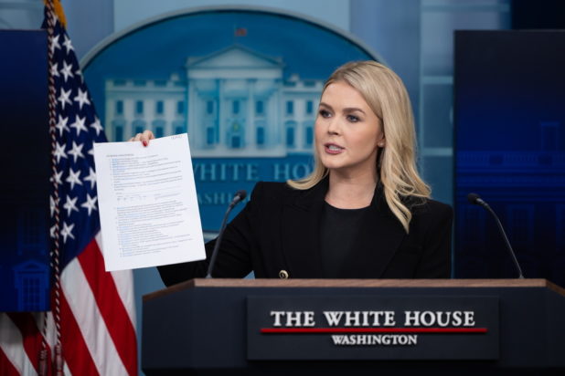 Καρολάιν Λέβιτ, Λευκός Οίκος