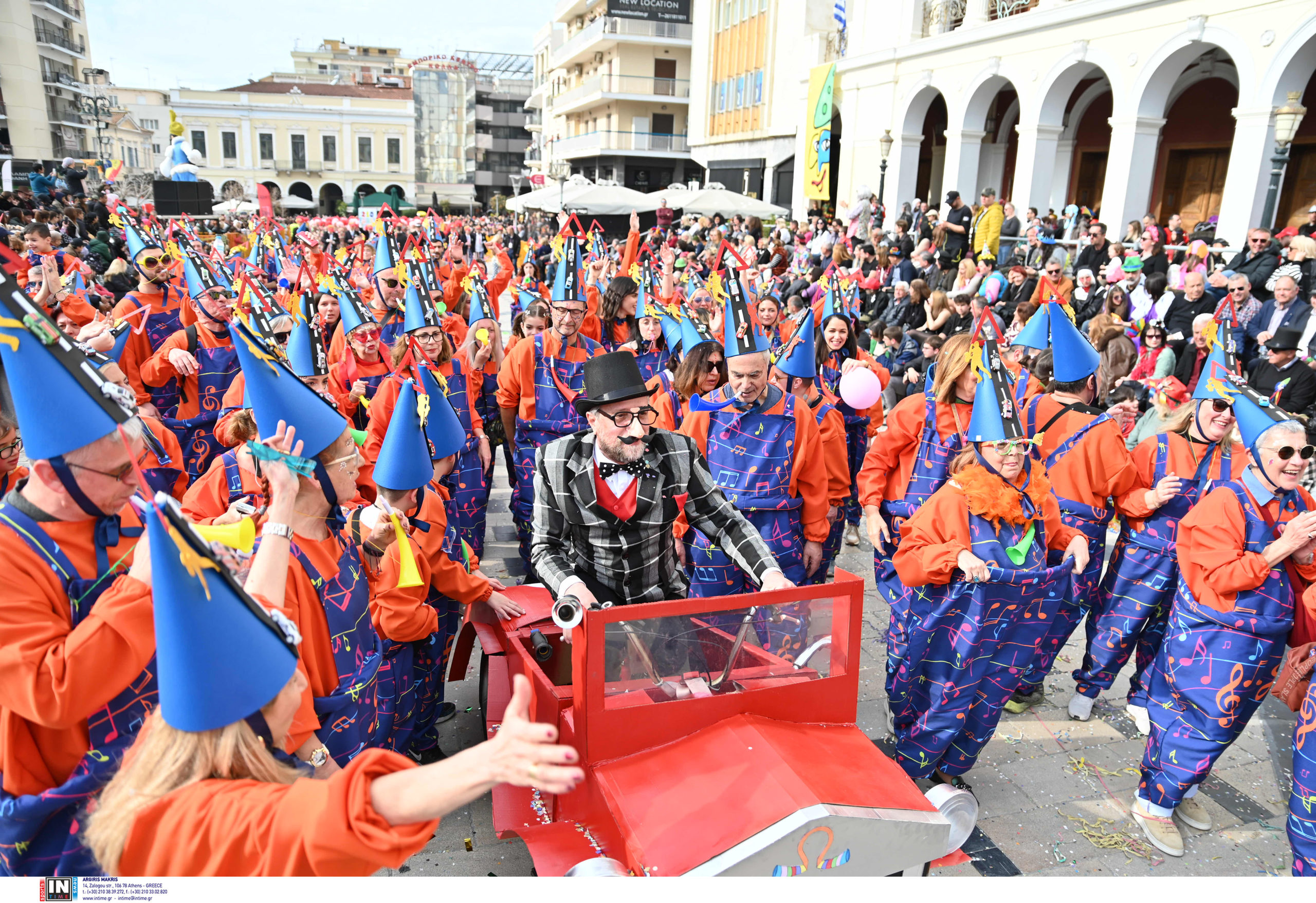 Πάτρα: Στον δρόμο της επιστροφής οι χιλιάδες καρναβαλιστές – Το αδιαχώρητο στα ΚΤΕΛ