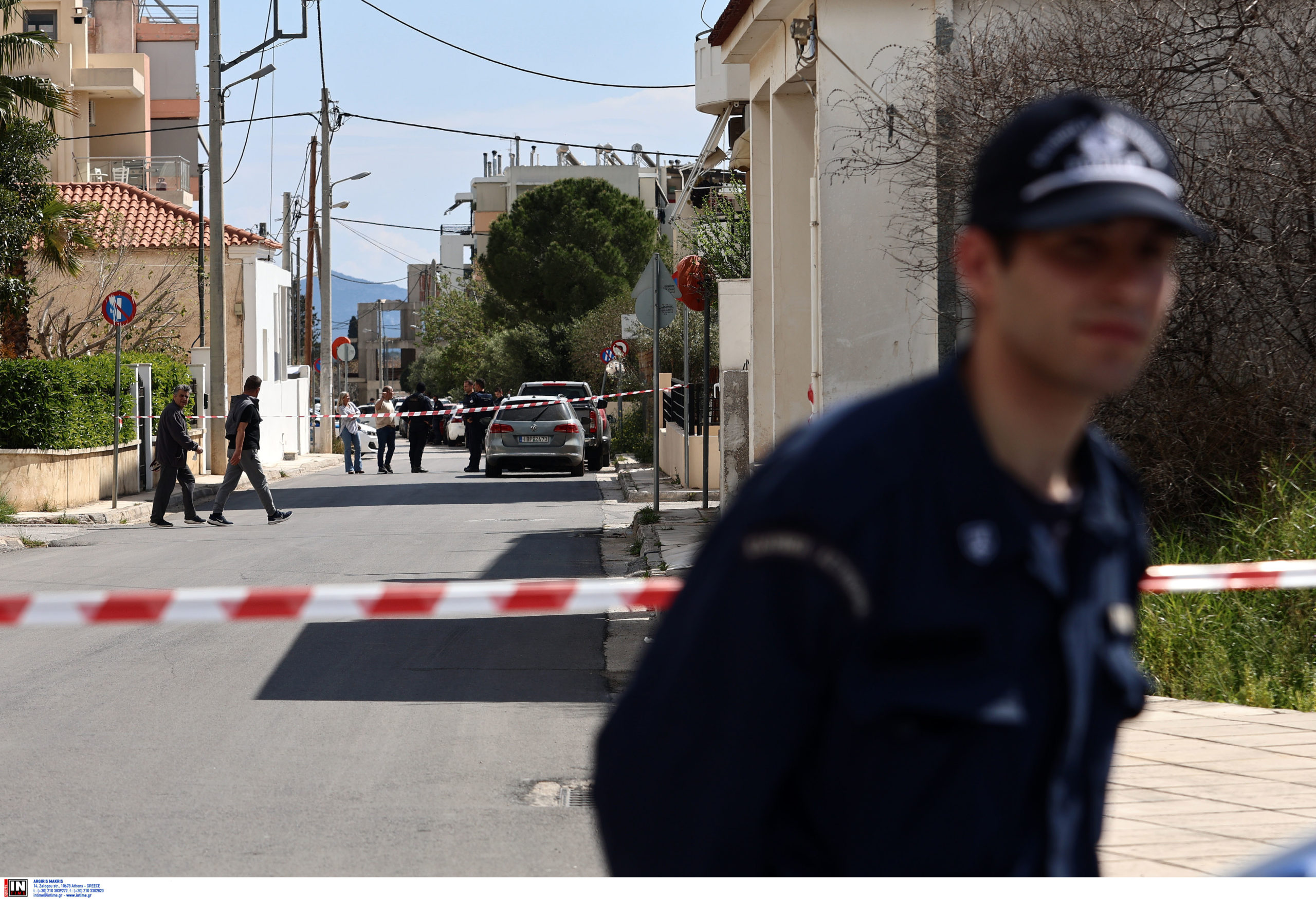 Κορωπί: 3 οι τραυματίες αστυνομικοί μετά την επίθεση του 51χρονου με κατσαβίδι – Πώς ακινητοποιήθηκε και συνελήφθη