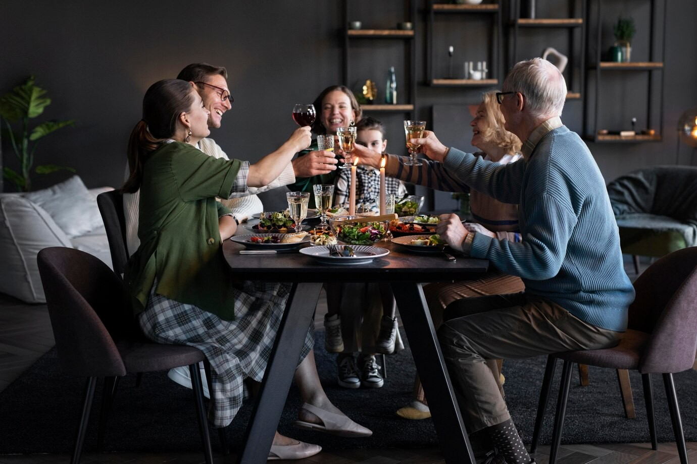 "Ξεμπρόστιασε" την άπιστη γυναίκα του στο δείπνο της επετείου τους - "με ταπείνωσε". Φωτογραφία: Freepik