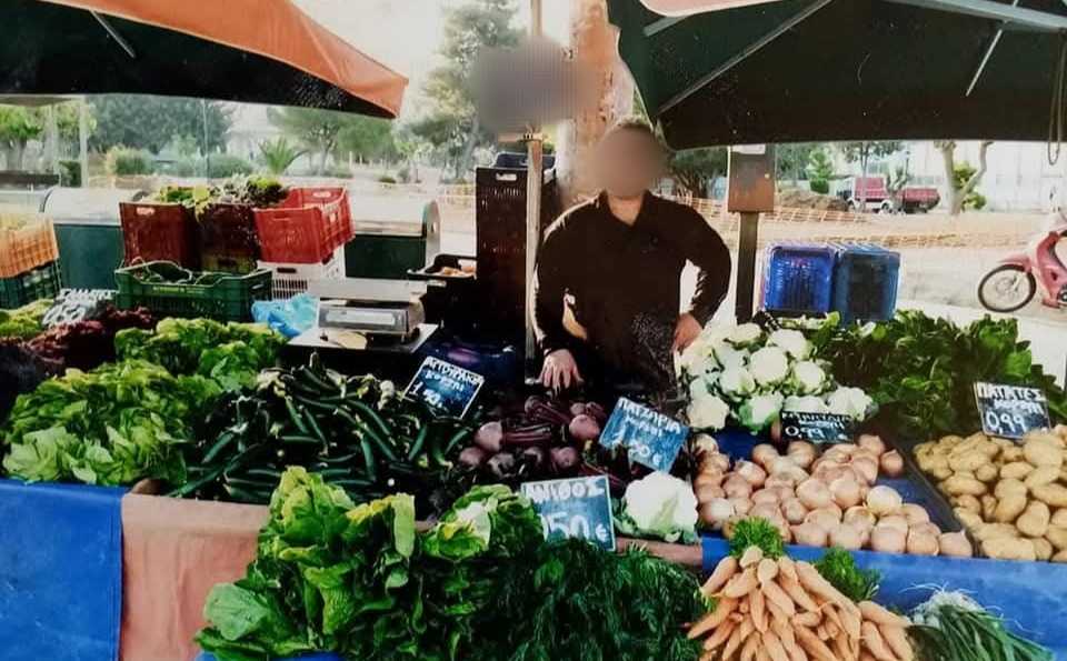 Κορωπί: Ο 51χρονος απειλούσε με μαχαίρι συναδέλφους και πελάτες του στη λαϊκή αγορά – «Φώναζε “έχω το χαρτί του τρελού και με αφήνουν ελεύθερο”»