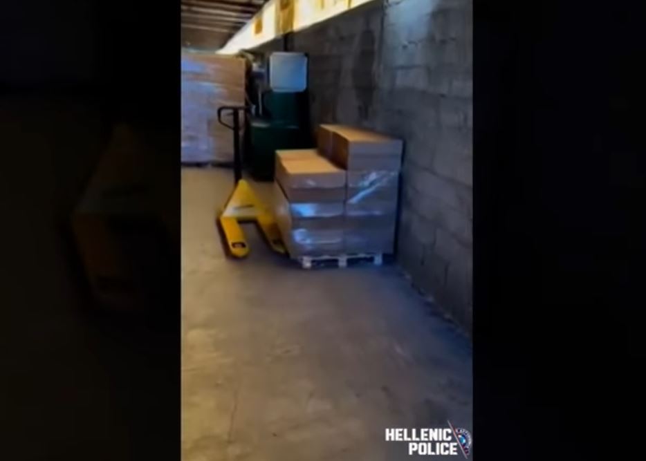 ΕΛΑΣ: Βίντεο από τους χώρους που έγιναν κατασχέσεις – 41 συλλήψεις για λαθρεμπόριο τσιγάρων