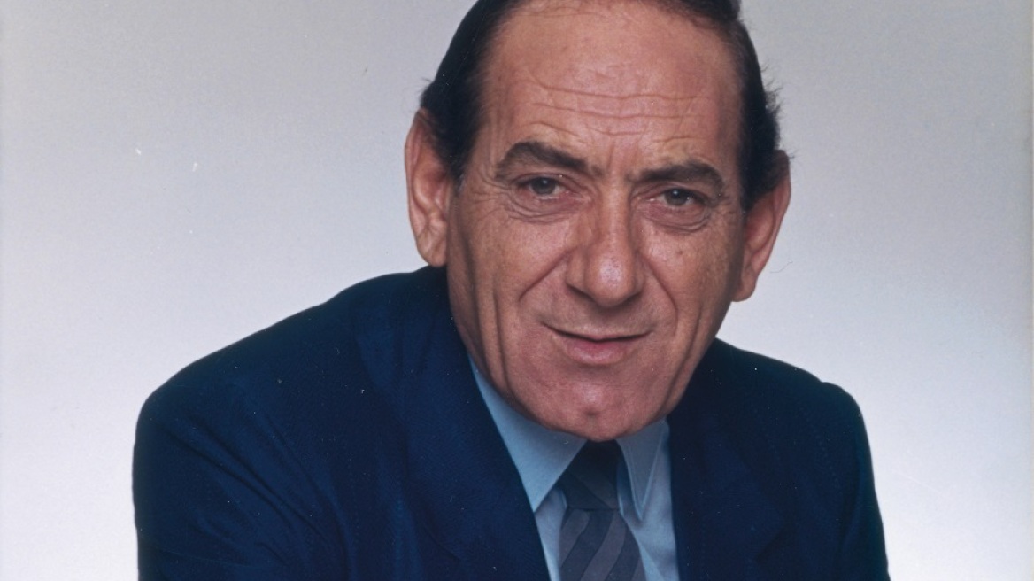 Στράτος Διονυσίου: Ο μικρότερος γιος του αποκαλύπτει – «Είχε σπάσει μια αρτηρία και “έφυγε” ξαφνικά»