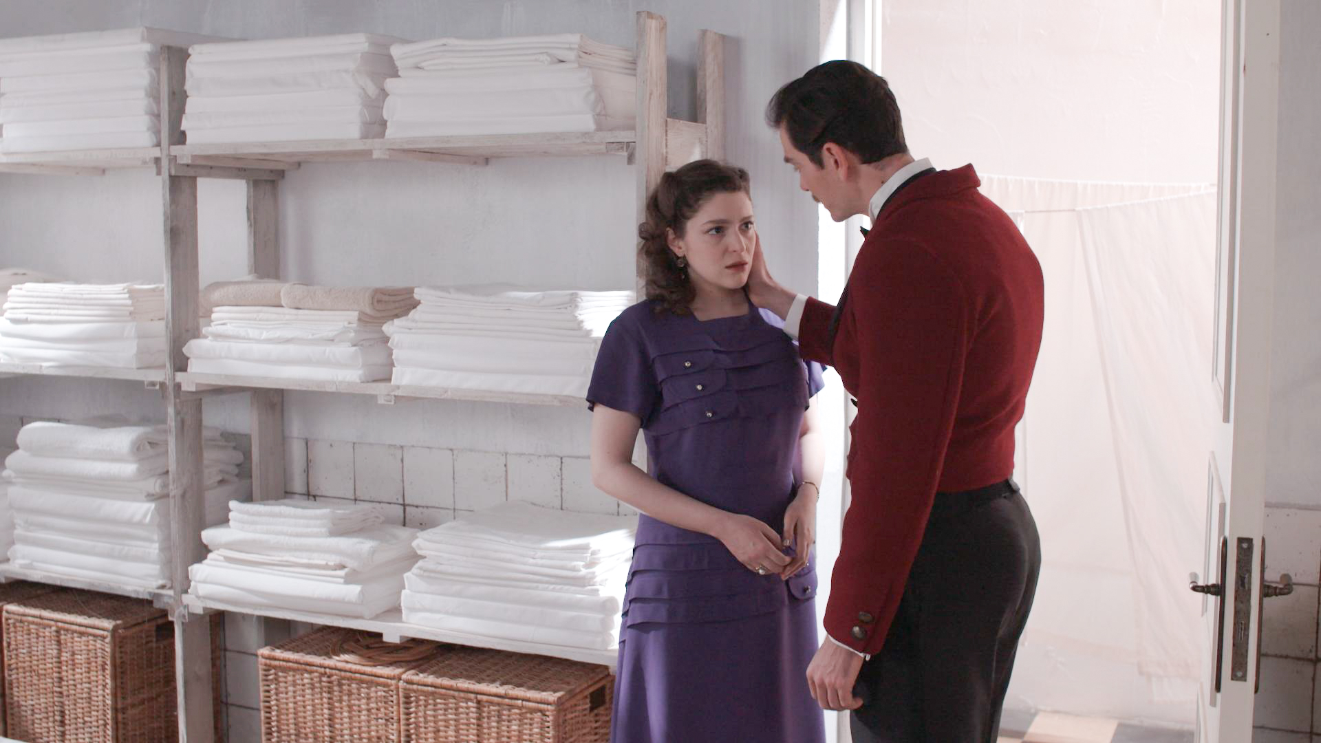 Grand Hotel: Ο Λεωνίδας δίνει στην Αλίκη ένα νέο στοιχείο για τον θάνατο του πατέρα της