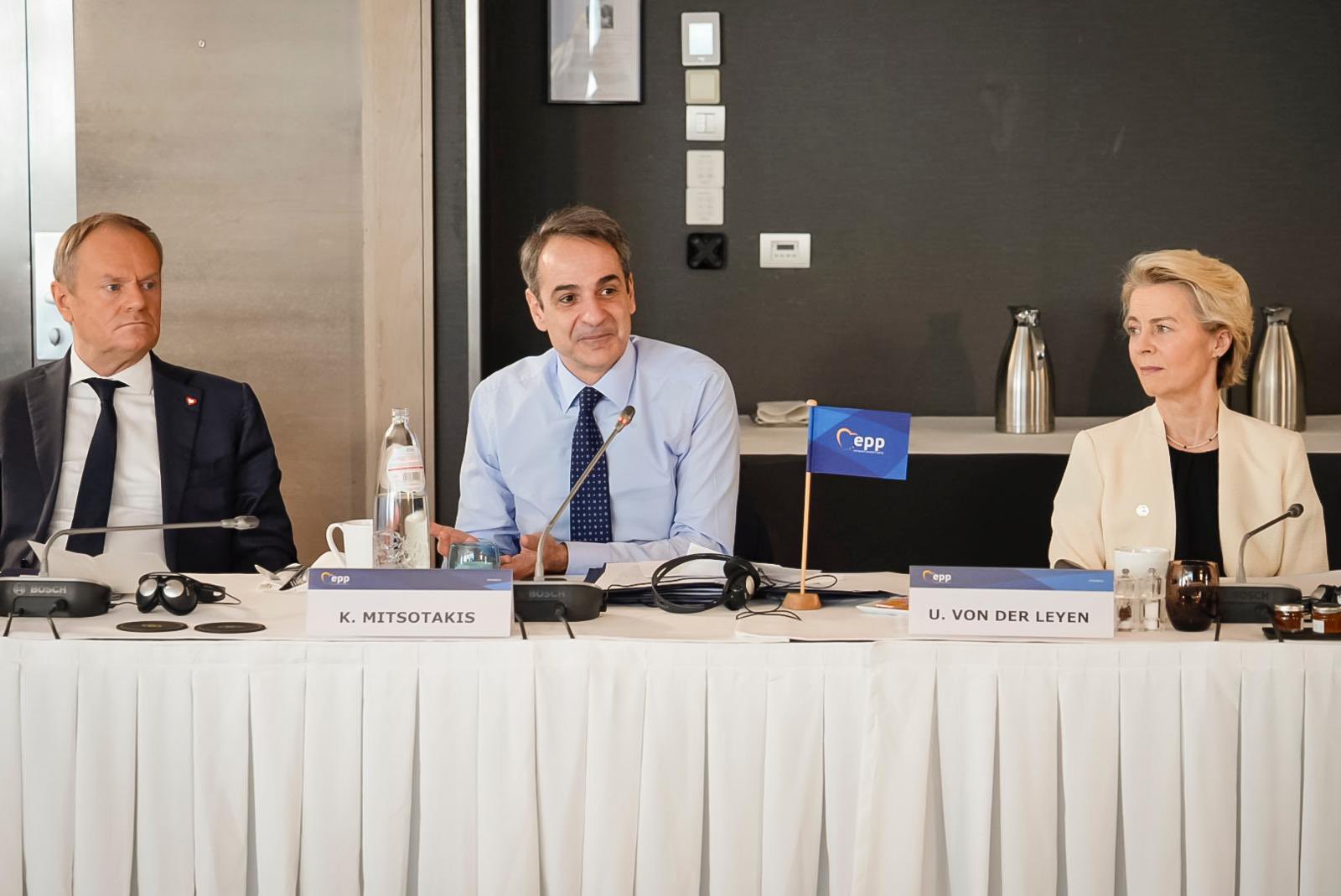 Ευρωπαϊκό Λαϊκό Κόμμα: Υποστηρίζει τις προτάσεις Μητσοτάκη- Τουσκ για μια ευρωπαϊκή αντιπυραυλική ασπίδα