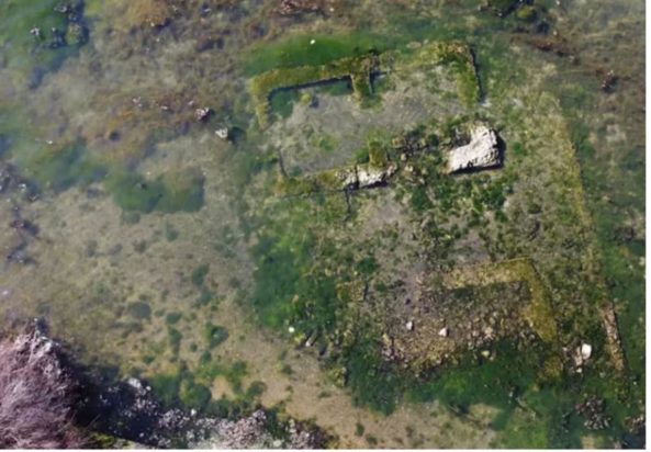 Ηφαίστειο στην Ιταλία αποκάλυψε μικρό χωριό σε λίμνη