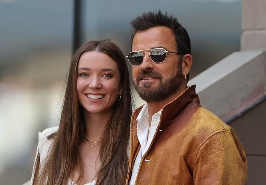 Τζάστιν Θερού: Παντρεύτηκε στο Μεξικό την Νικόλ Μπράιντον Μπλουμ – Οι πρώτες φωτογραφίες από την μυστική τελετή