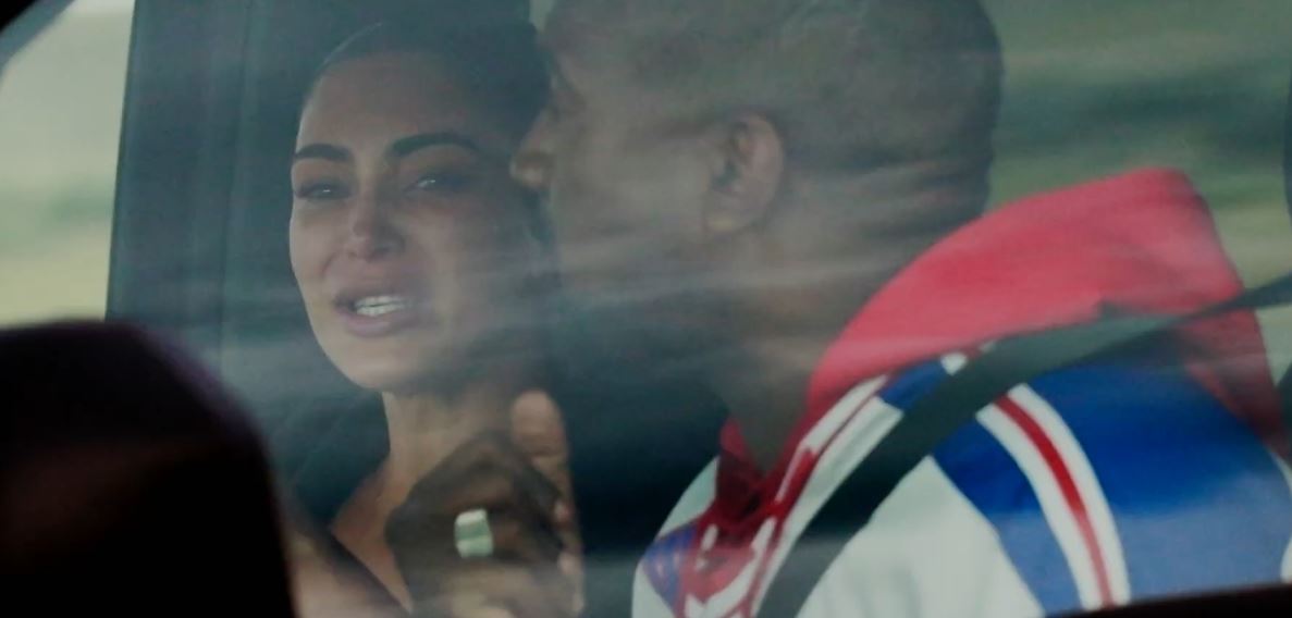 H Kim Kardashian και ο Kanye West στο αυτοκίνητό τους