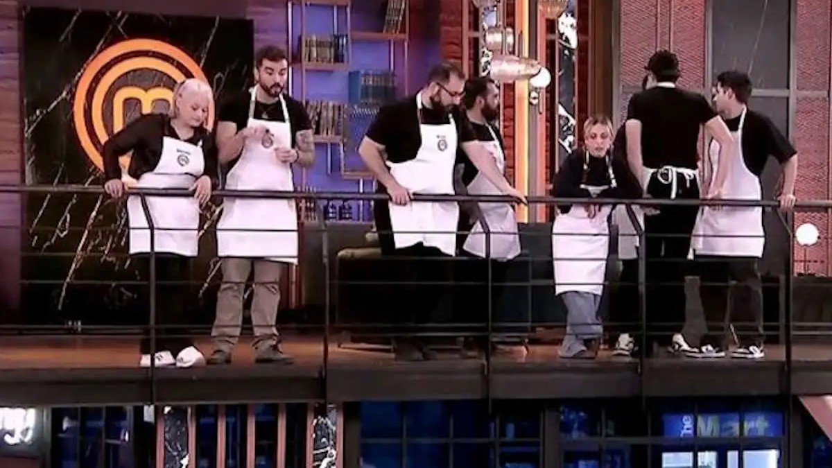 MasterChef 2025: «Βγήκαν» τα μαχαίρια στην καθολική ψηφοφορία – Η τετράδα που θα μαγειρέψει στη δοκιμασία αποχώρησης