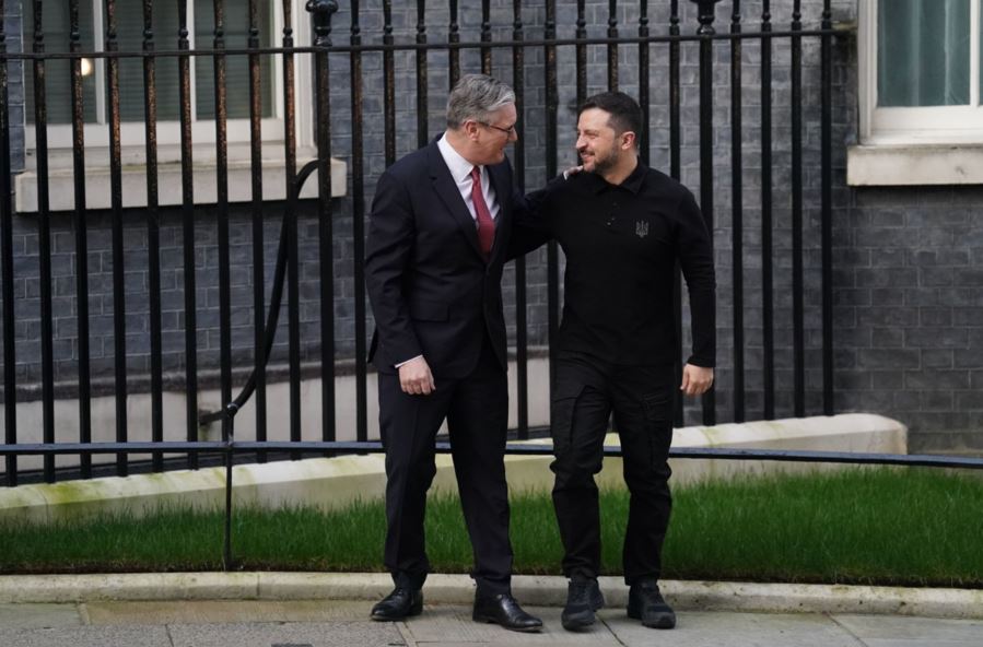 Συμφωνία Βρετανίας, Γαλλίας και Ουκρανίας να εργαστούν σε «σχέδιο για κατάπαυση του πυρός»