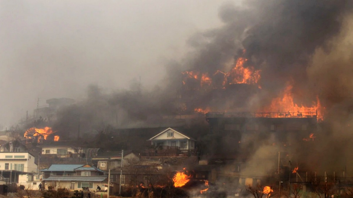 Συνεχίζεται η πύρινη λαίλαπα στη Νότια Κορέα – Στους 26 ανήλθε ο αριθμός των νεκρών