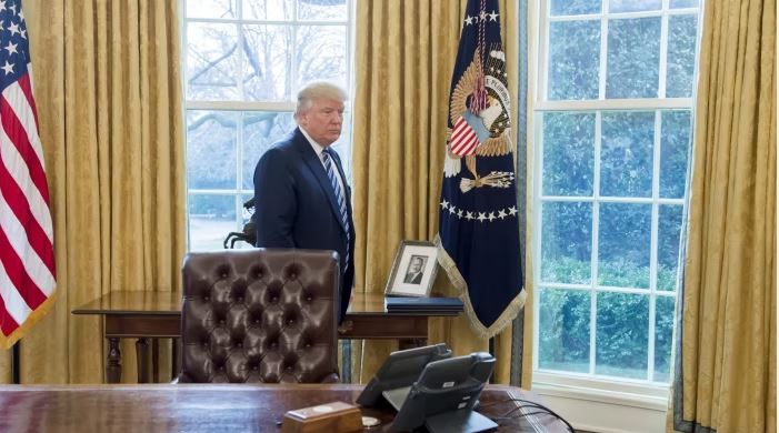 Τραμπ: «Ευκολότερο» να συζητώ με τη Ρωσία παρά με την Ουκρανία – Πιστεύω ότι ο Πούτιν θέλει να βάλει τέλος στον πόλεμο