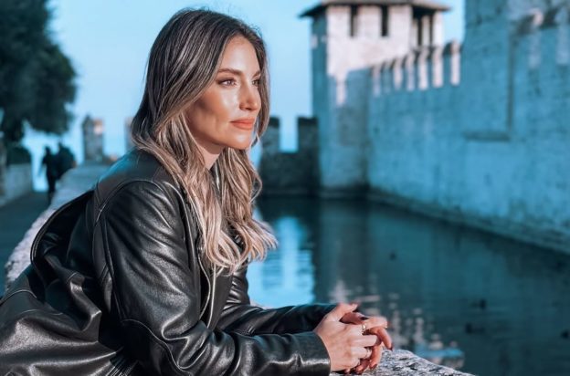 Αθηνά Οικονομάκου