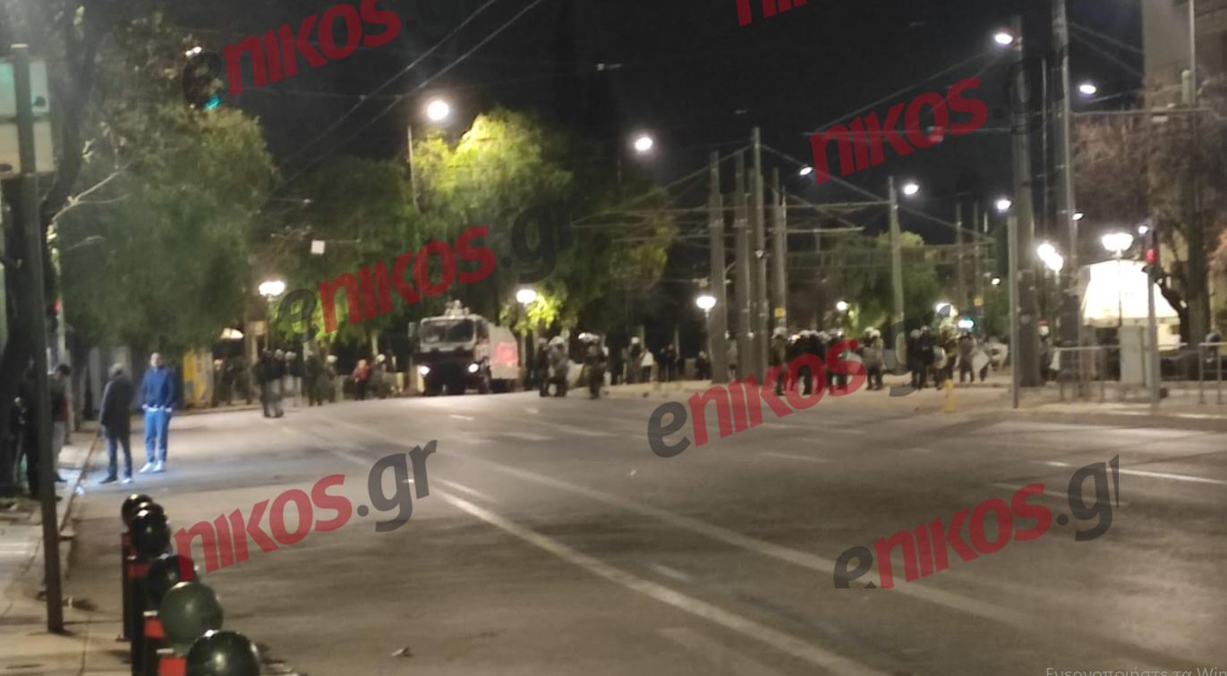 Τέμπη: Πλησιάζει το Σύνταγμα η «Αύρα» της ΕΛ.ΑΣ. μετά την ολοκλήρωση του συλλαλητηρίου