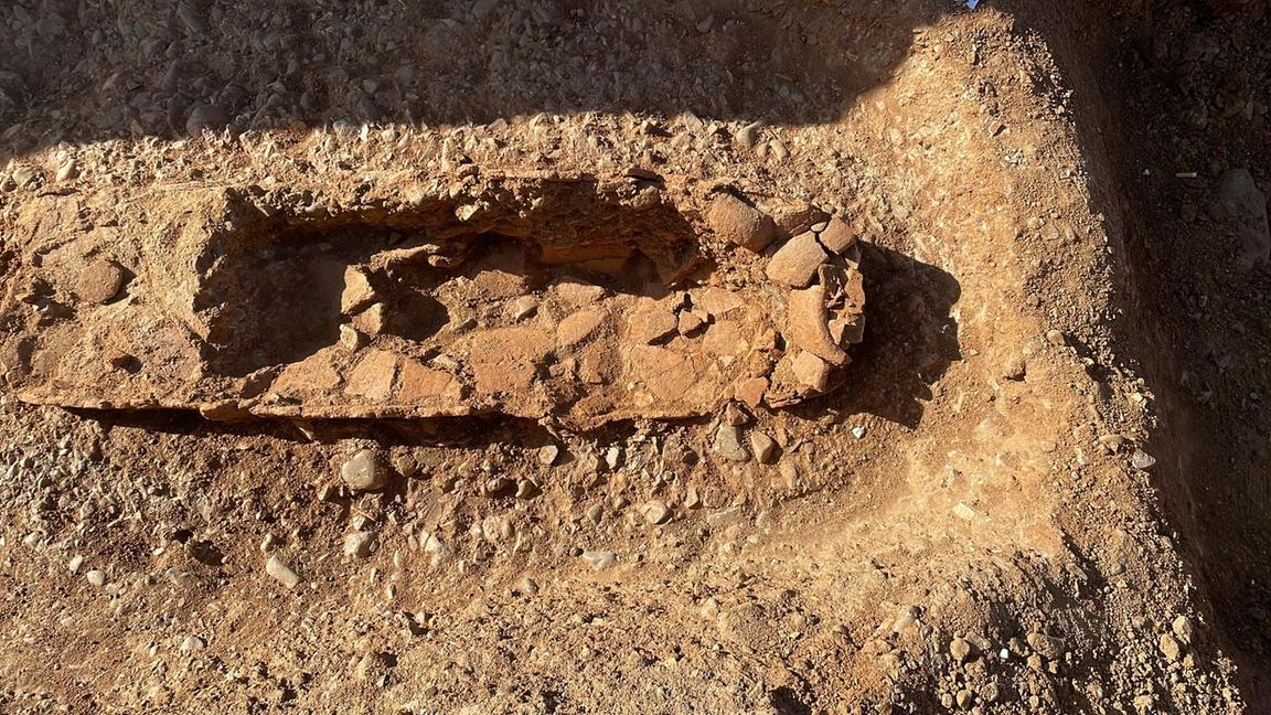 Ένας από τους αμφορείς που ανακαλύφθηκαν κατά τη διάρκεια των εργασιών. Πηγή: Porrà