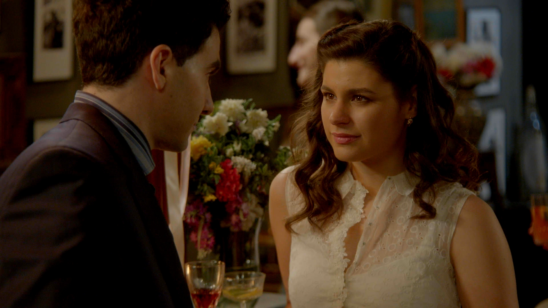 Άγιος έρωτας: Η Ολυμπία εξομολογείται τα πάντα στον πατέρα Νικόλαο