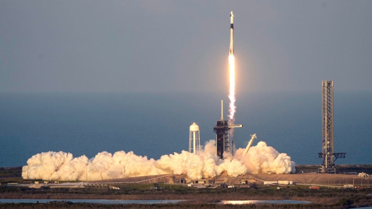 NASA: Αναχώρησε η αποστολή της για να φέρει πίσω τους δύο Aμερικανούς αστροναύτες που έχουν αποκλειστεί στον Διεθνή Διαστημικό Σταθμό