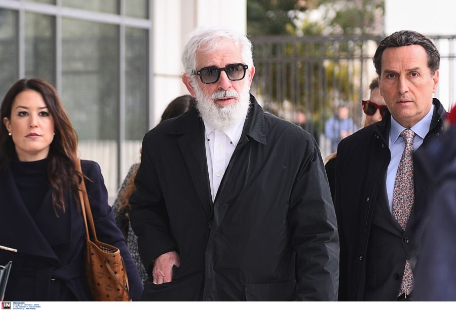 Ένταση ανάμεσα στον Φιλιππίδη και τον Μπιμπίλα: «Είχατε καταγγελία για ανήλικο και τη σκίσατε;» – «Δεν ντρέπεσαι να τα λες αυτά;»