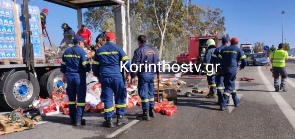 Ισθμός: Φωτιά σε νταλίκα που μετέφερε τρόφιμα – ΦΩΤΟ και ΒΙΝΤΕΟ