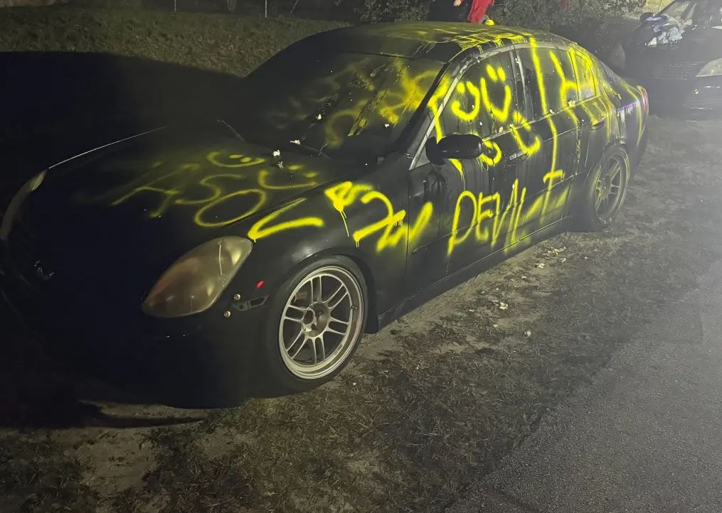 Η εκδίκηση πήγε… στραβά: Έβαψε με σπρέι λάθος αυτοκίνητο