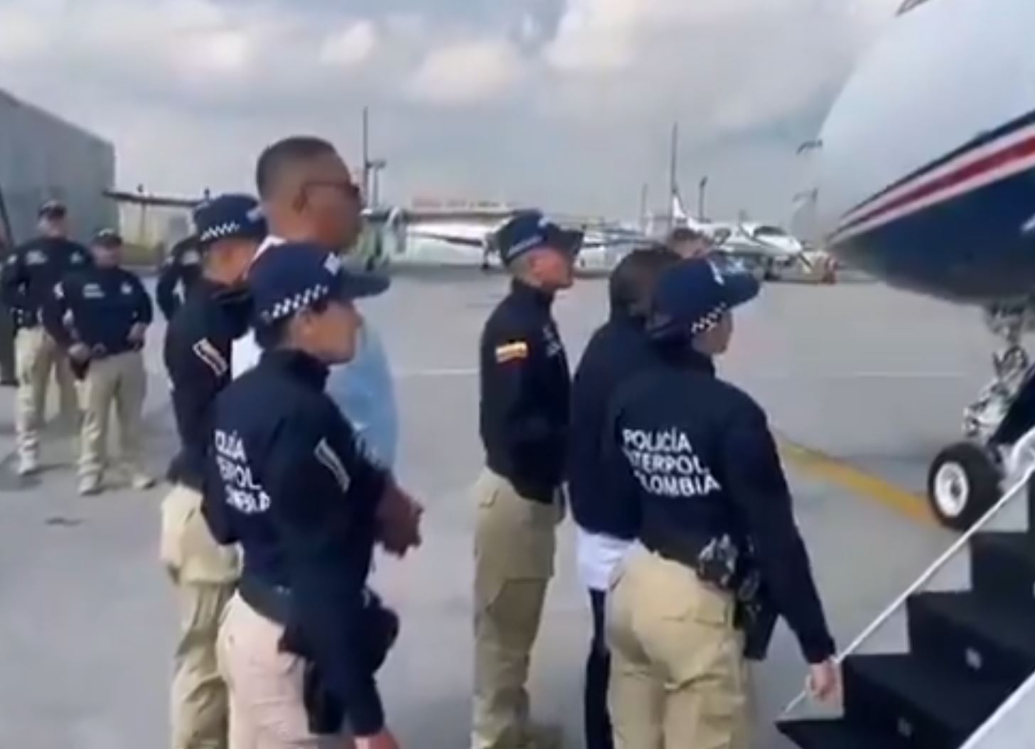 Οκτώ κολομβιανοί υπήκοοι εκδόθηκαν στις ΗΠΑ – Καταζητούνταν για διακίνηση ναρκωτικών