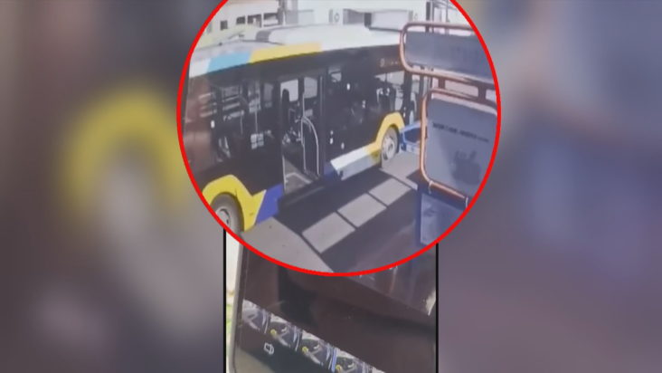 Κορωπί, επίθεση, κατσαβίδι, λεωφορείο