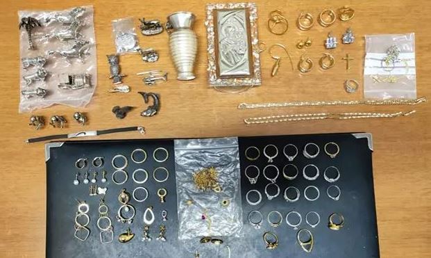 Συλλήψεις μελών εγκληματικής ομάδας που «άδειαζε» κοσμηματοπωλεία σε Θεσσαλία, Στερεά Ελλάδα και Πελοπόννησο – ΦΩΤΟ και ΒΙΝΤΕΟ