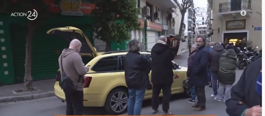 Κουκάκι: Ουρές για την παραδοσιακή λαγάνα