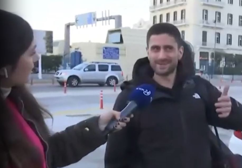 Λιμάνι Πειραιά: «Θες να έρθεις στην Πάρο; Θα πάμε σε ένα ωραίο πανηγύρι» – Ο διάλογος δημοσιογράφου με ταξιδιώτη