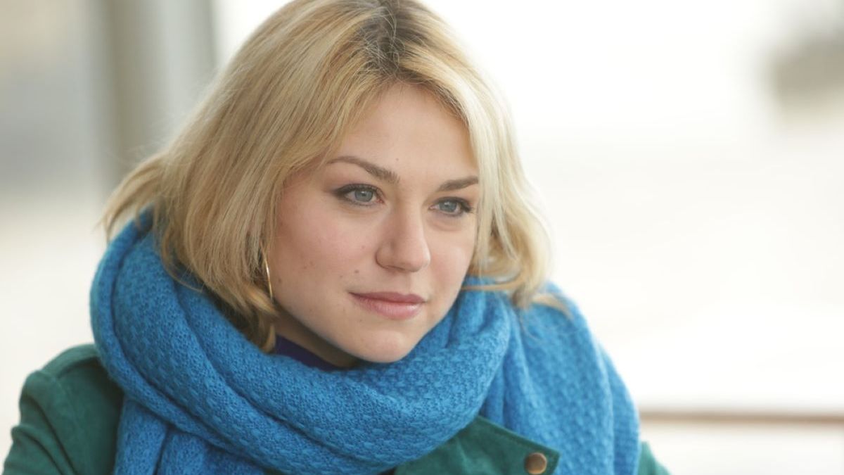 Πέθανε σε ηλικία 43 ετών η ηθοποιός Εμιλί Ντεκέν – Έπασχε από σπάνια μορφή καρκίνου