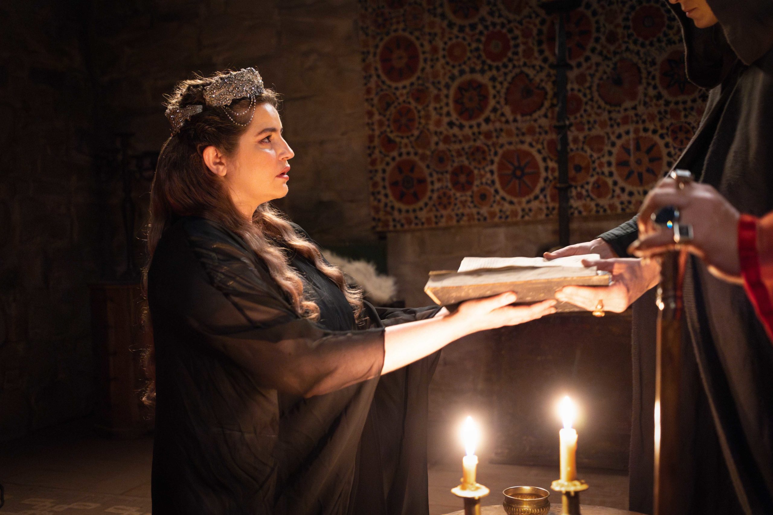 Μάγισσα – Φλεγόμενη καρδιά: Η Πανδώρα έτοιμη να βαδίσει στον πιο σκοτεινό δρόμο