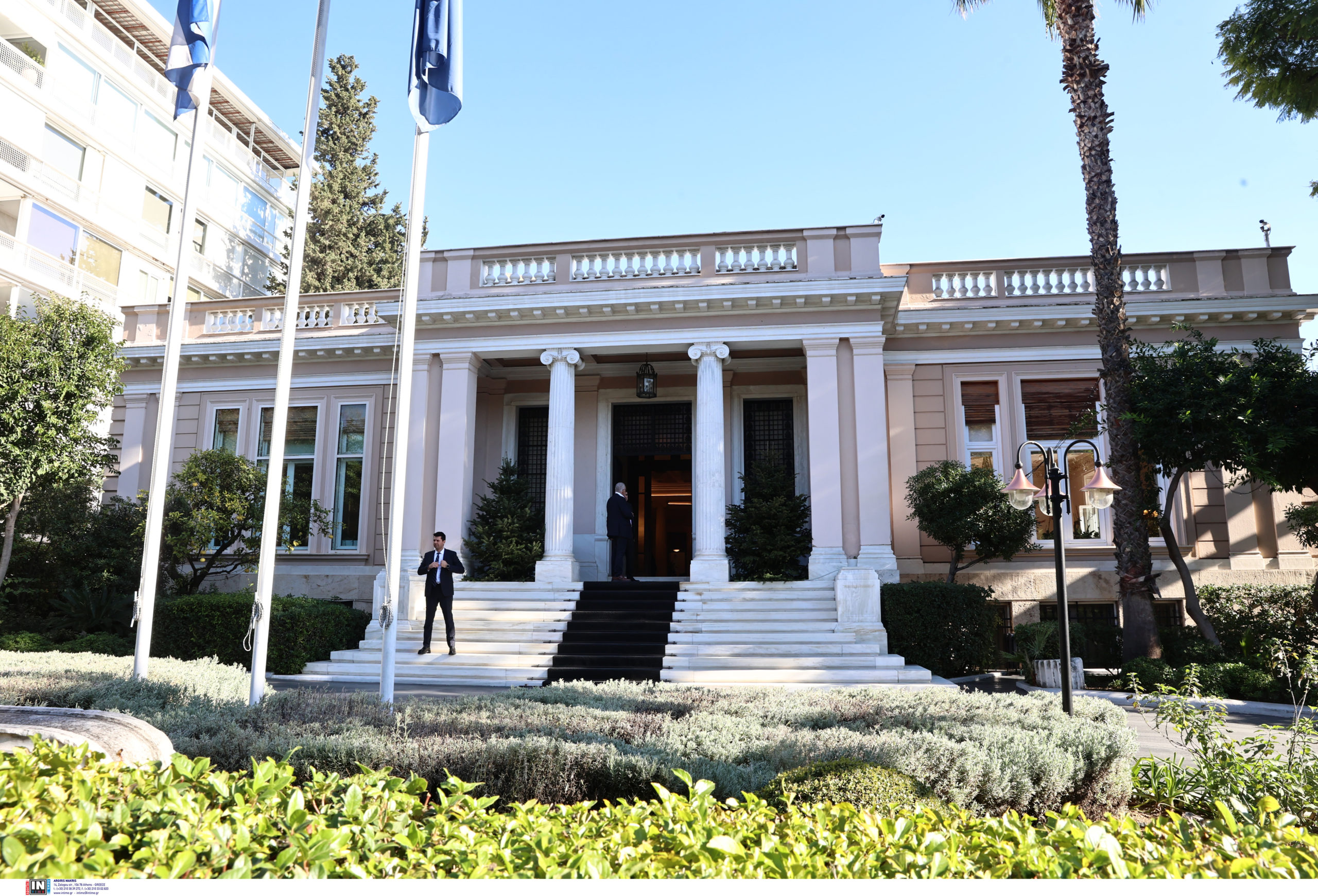 Η αποκρυπτογράφηση του ανασχηματισμού: Οι αναβαθμίσεις, η «γενιά των σαραντάρηδων» και το παρασκήνιο