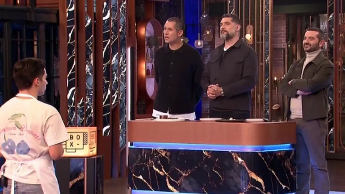 MasterChef 2025: Τα ‘πήρε ο Σωτήρης Κοντιζάς: «Να σεβαστούμε λίγο αυτό που γίνεται εδώ μπροστά;»
