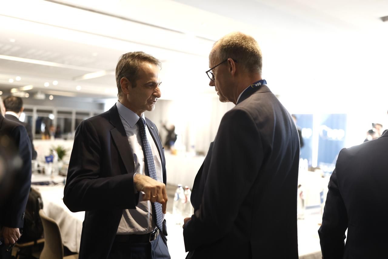 Κυριάκος Μητσοτάκης: Σύντομη συνάντηση με τον Φρίντριχ Μερτς στις Βρυξέλλες